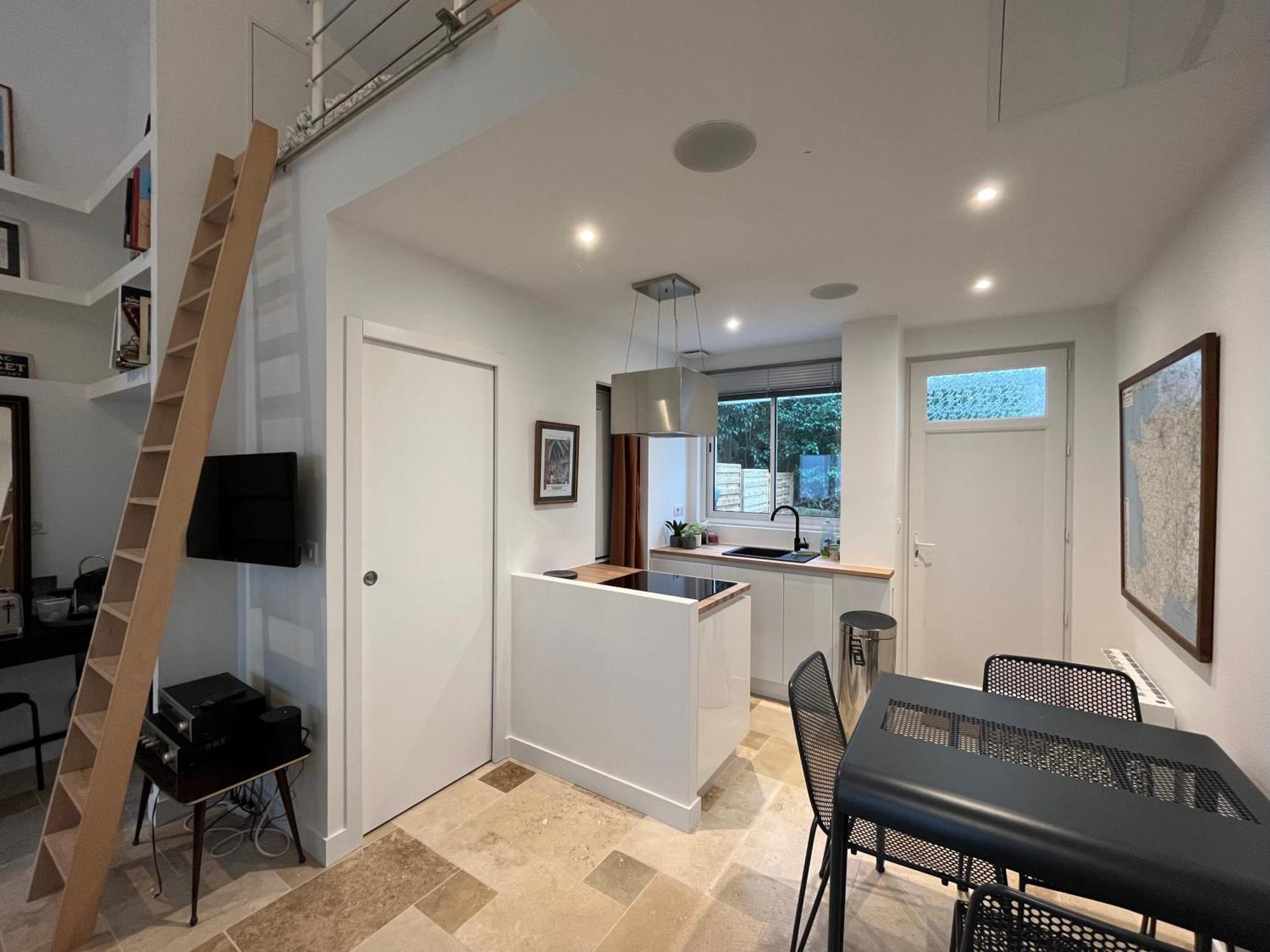 Loft Avec Terrasse Et Jardin Apartment Angouleme Ngoại thất bức ảnh